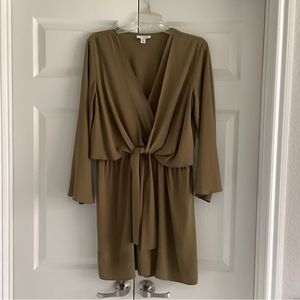 TOPSHOP V-Neck Olive Green Dress with Sleeves
